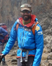 Richard Parks summits Carstensz Pyramid, leg 5 completed!